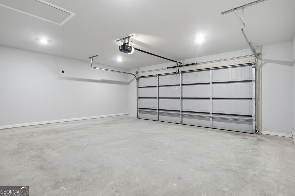 1076 Oglesby Boulevard Property Photo 35