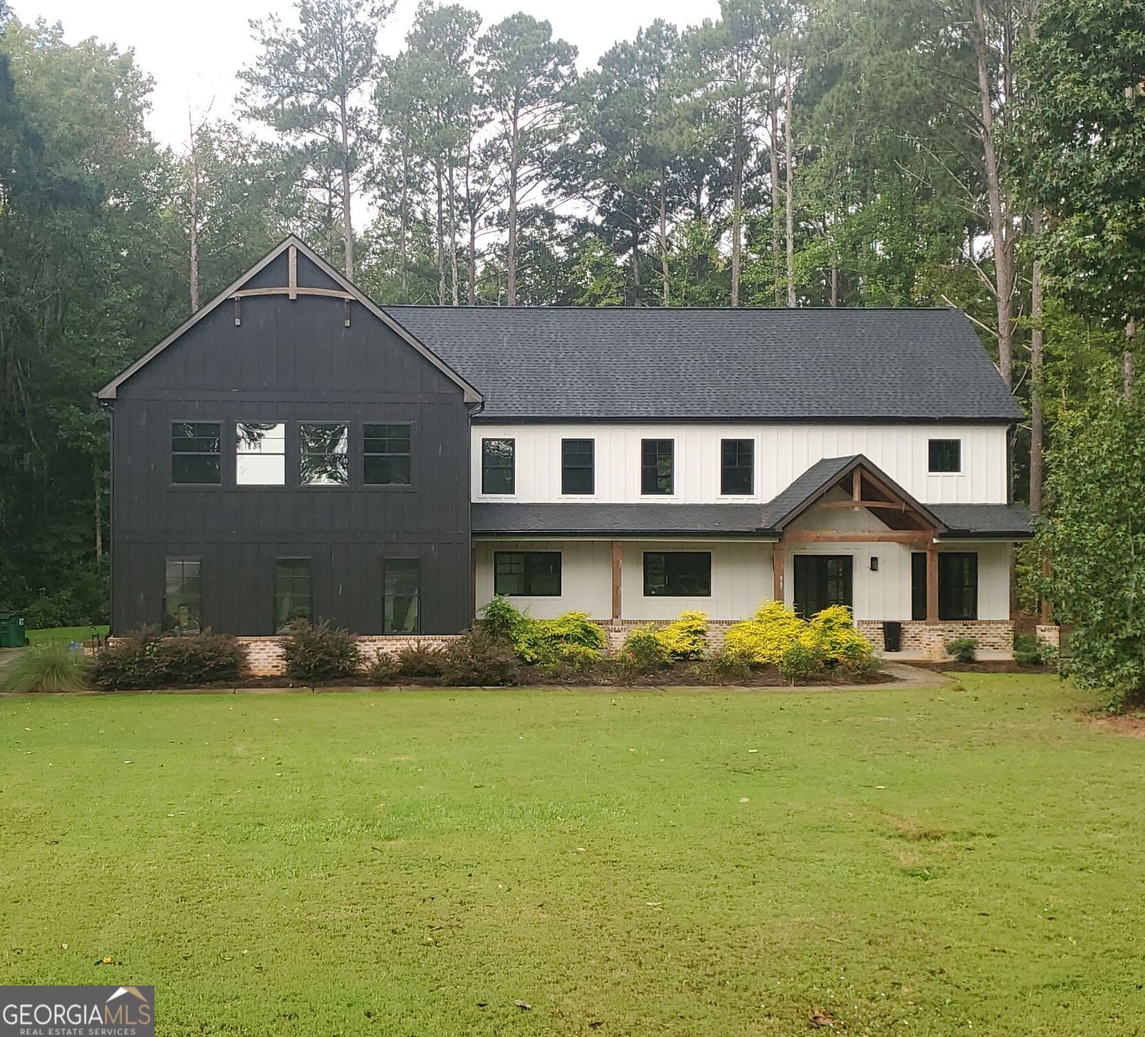 967 Snapping Shoals Road Property Photo 1