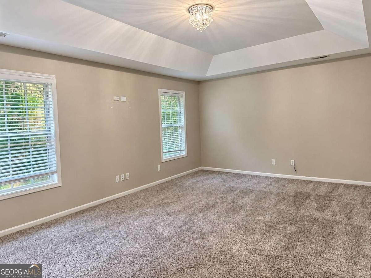 102 Westmont Way Property Photo 11