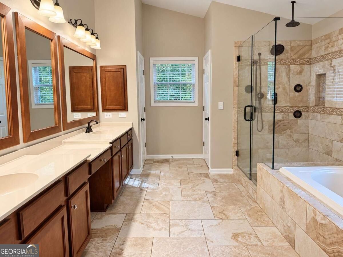 102 Westmont Way Property Photo 14
