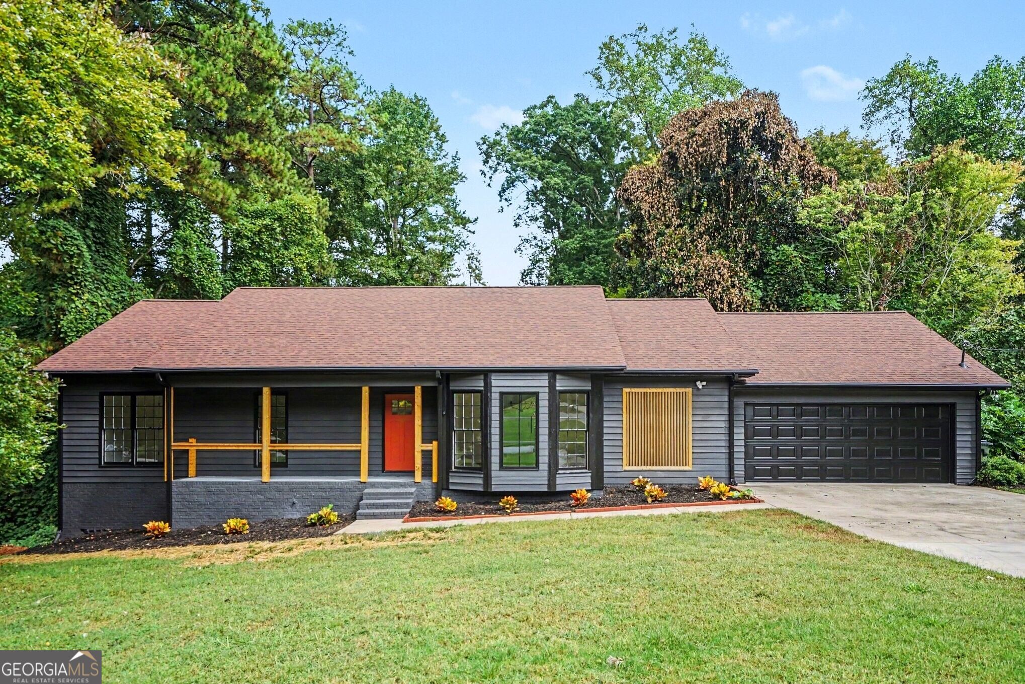 2016 Crescent Drive Property Photo 1
