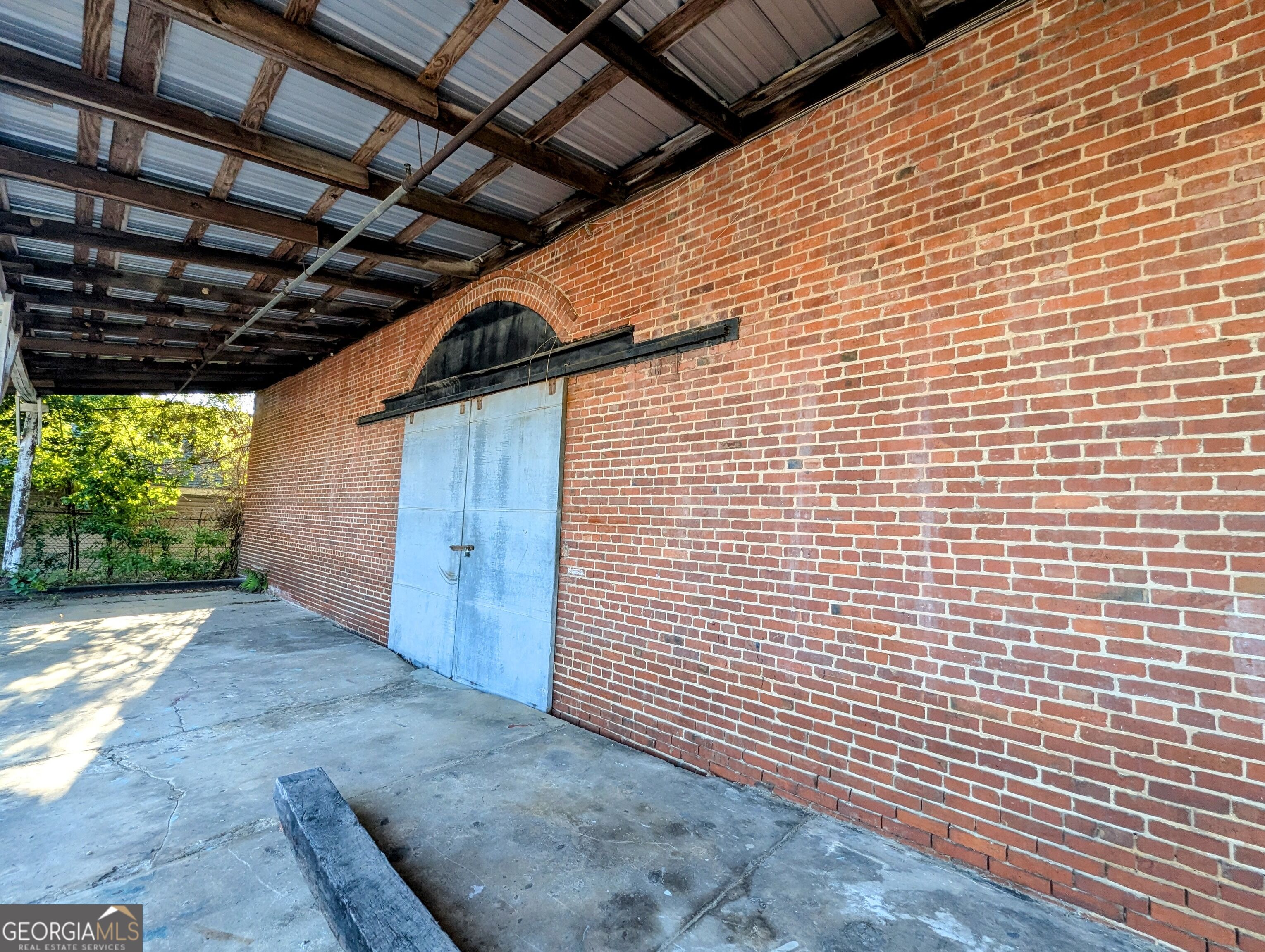 28 E Vine Street Property Photo 9