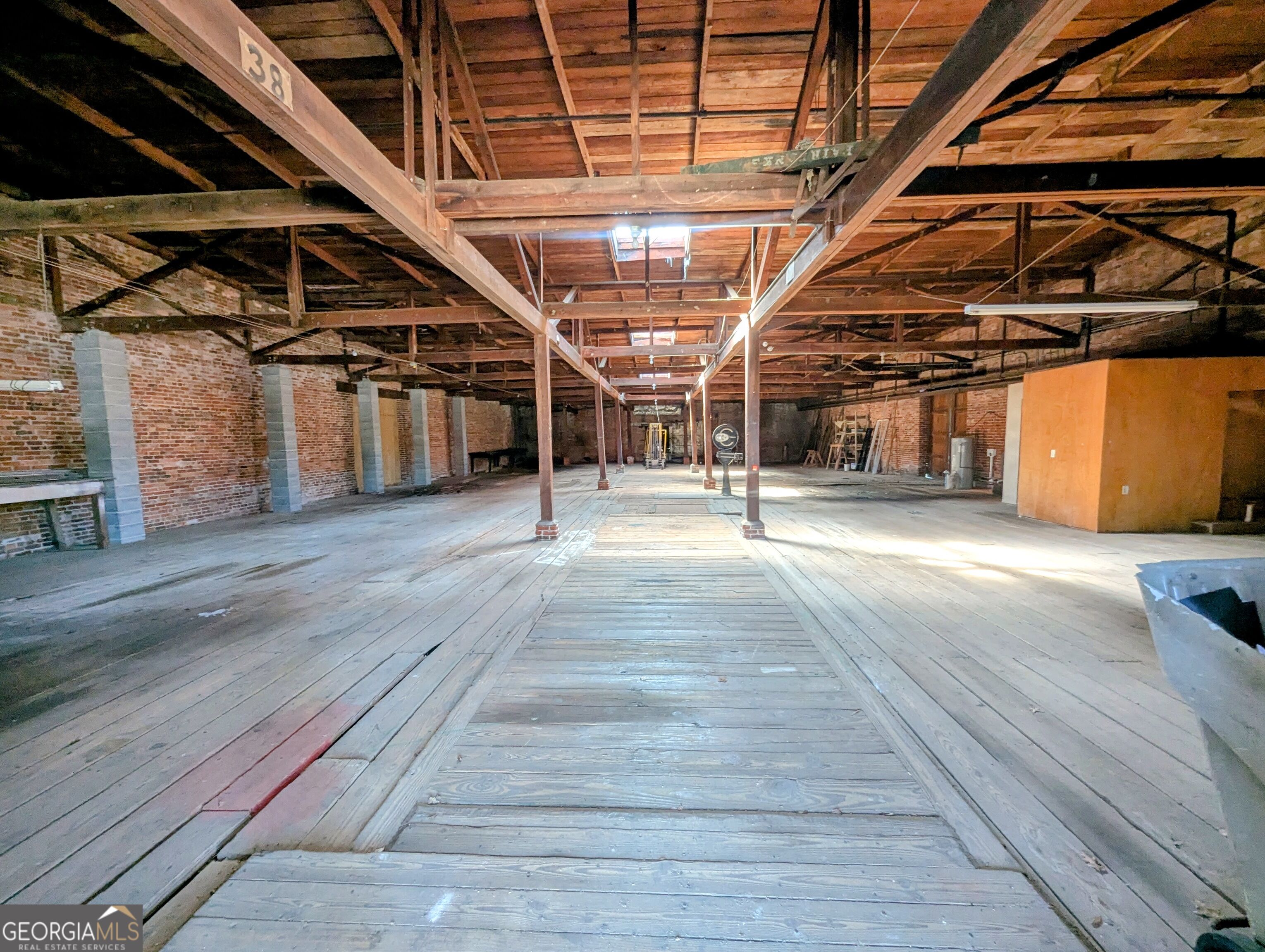 28 E Vine Street Property Photo 10