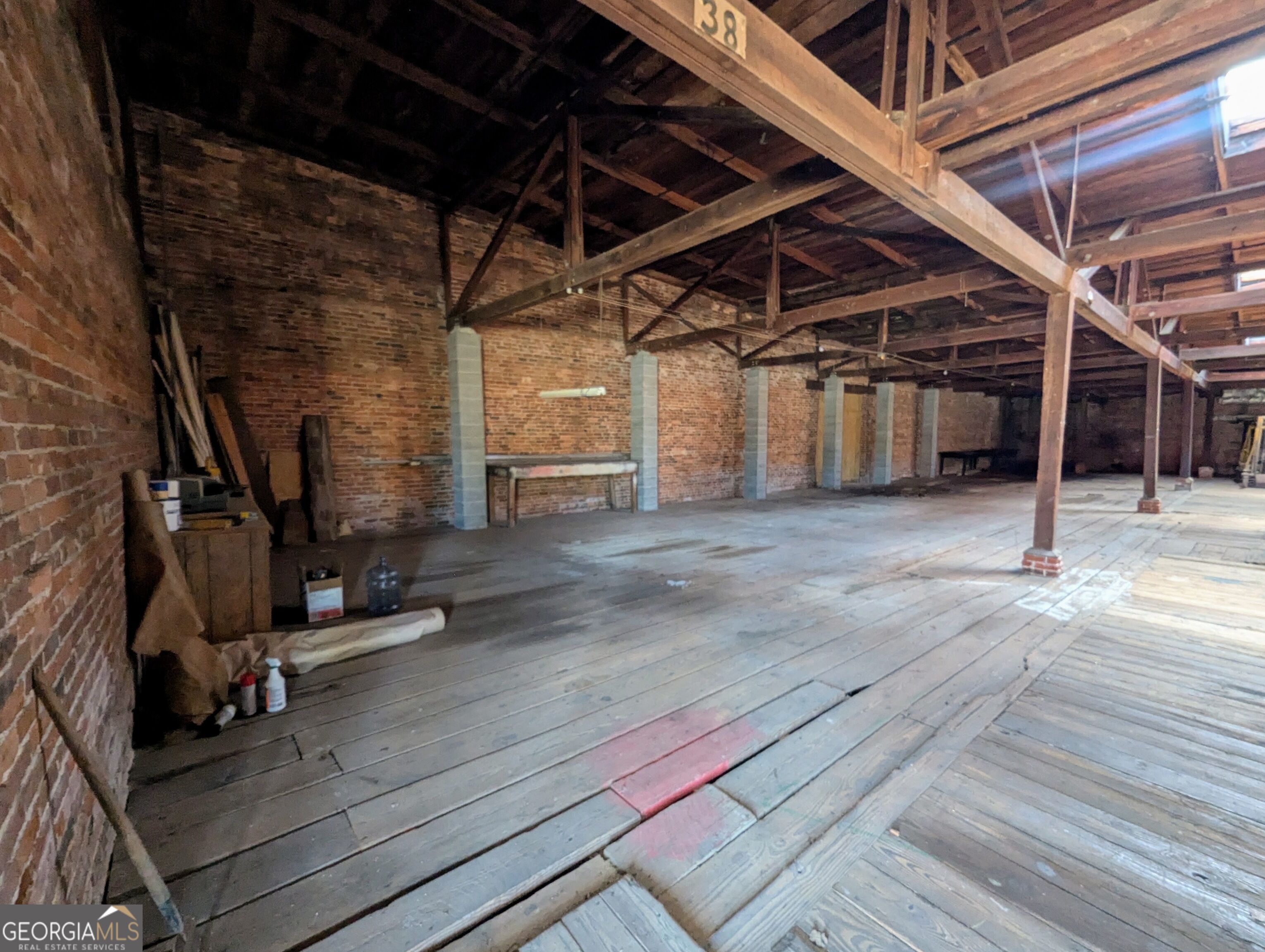 28 E Vine Street Property Photo 11
