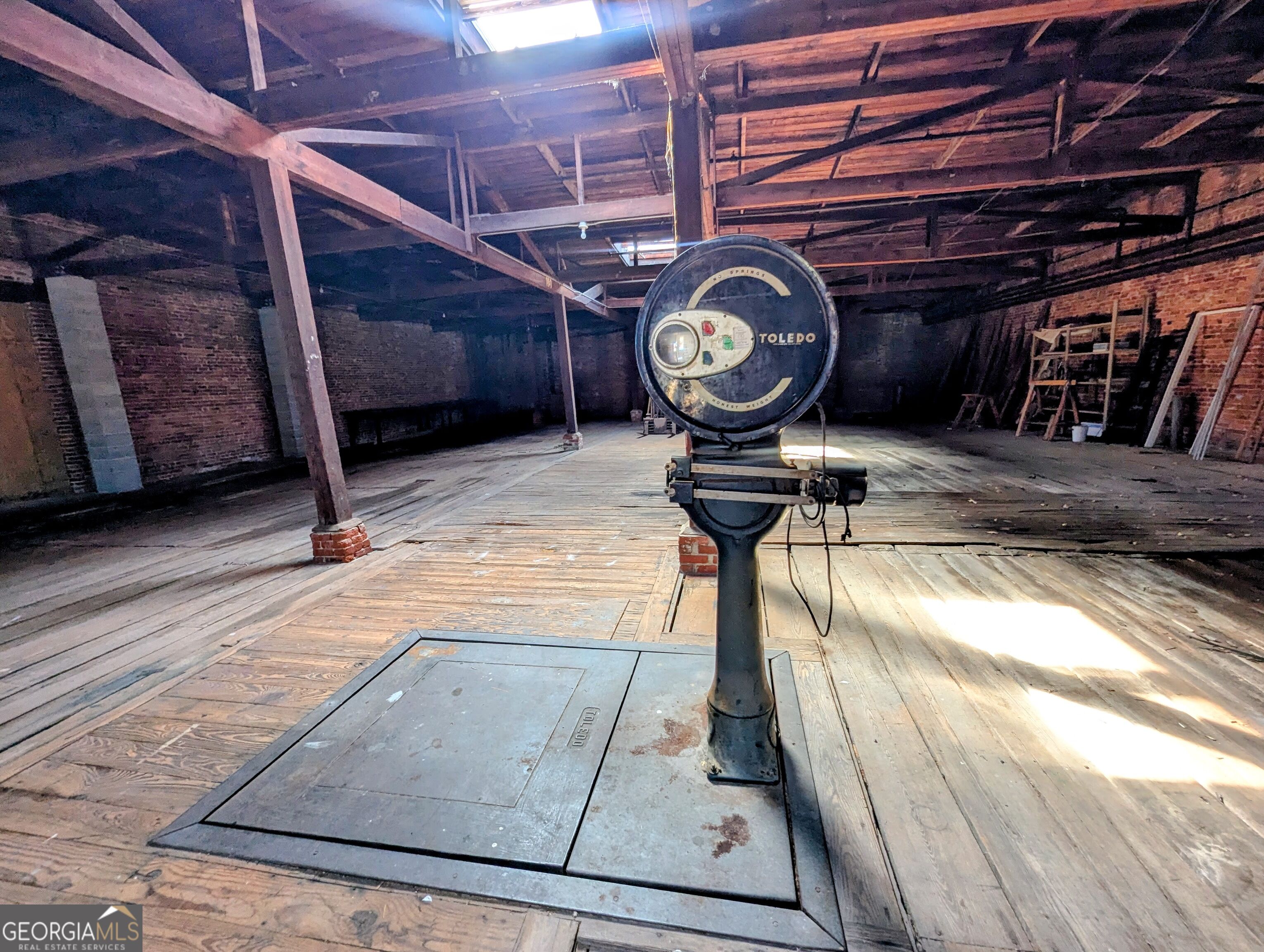 28 E Vine Street Property Photo 12