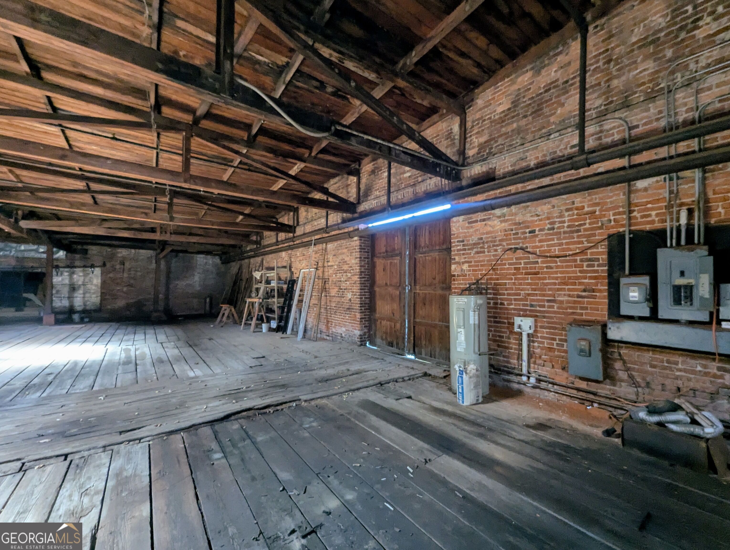 28 E Vine Street Property Photo 13
