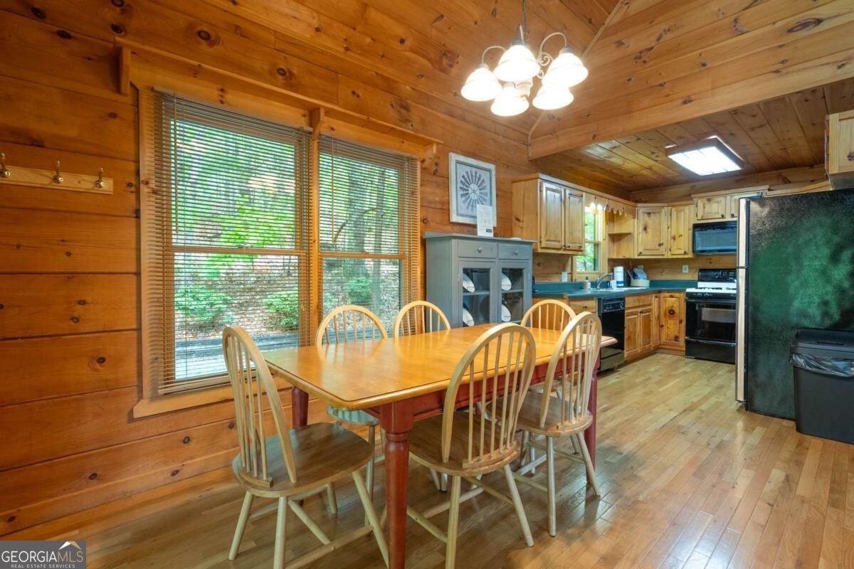 305 Martin Crossing Property Photo 4