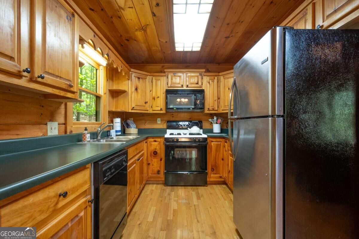 305 Martin Crossing Property Photo 5