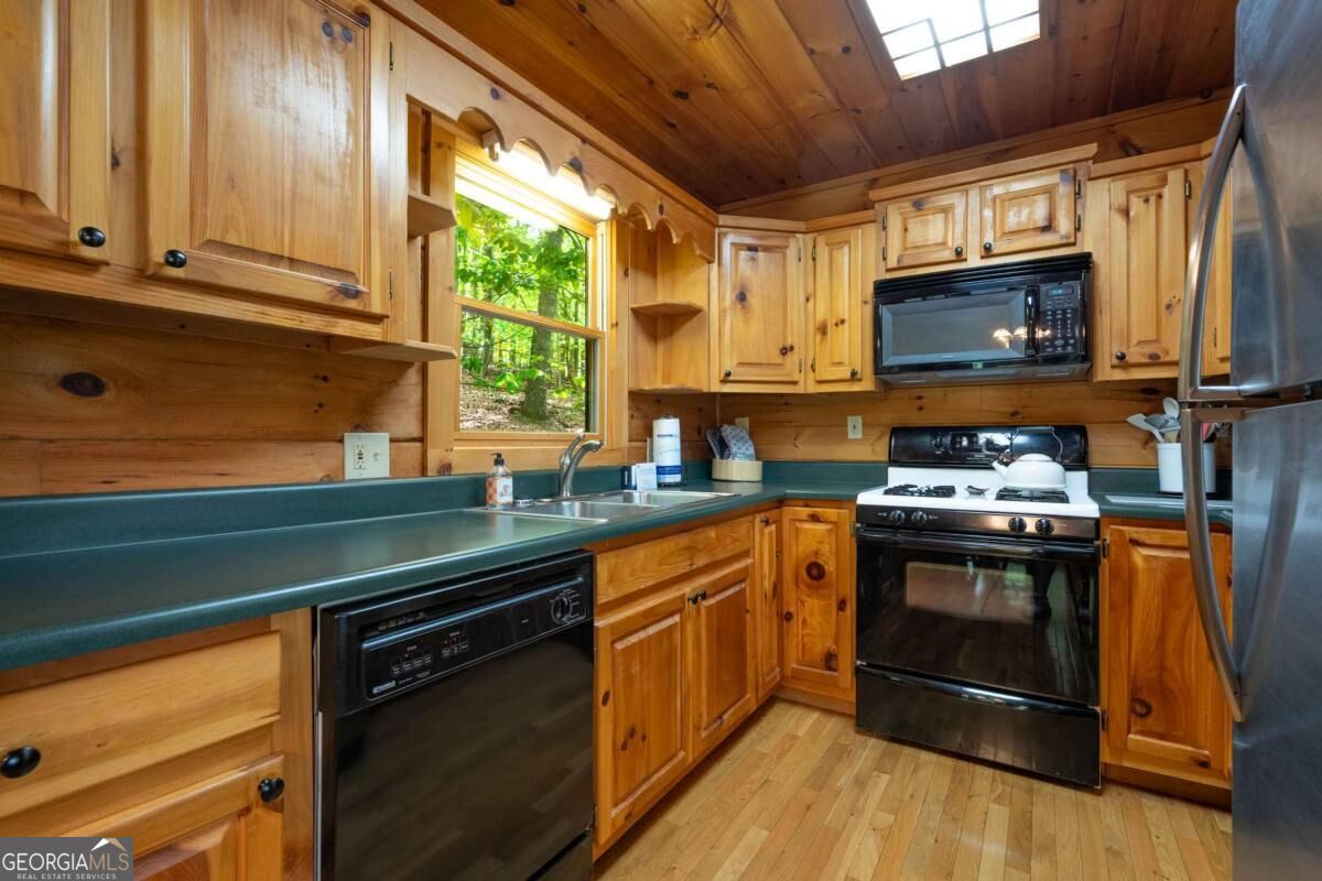 305 Martin Crossing Property Photo 6