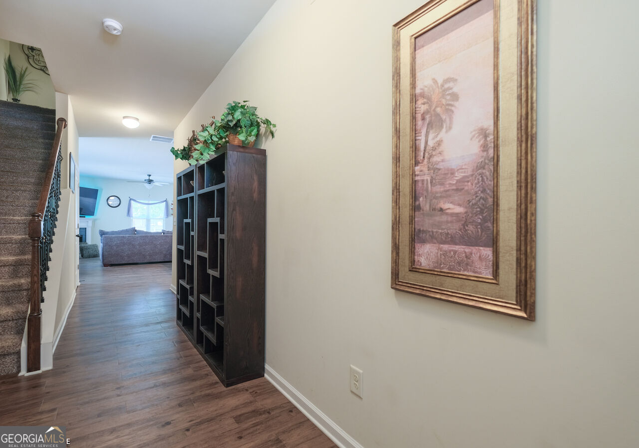 2711 Morgan Glen Road Property Photo 3