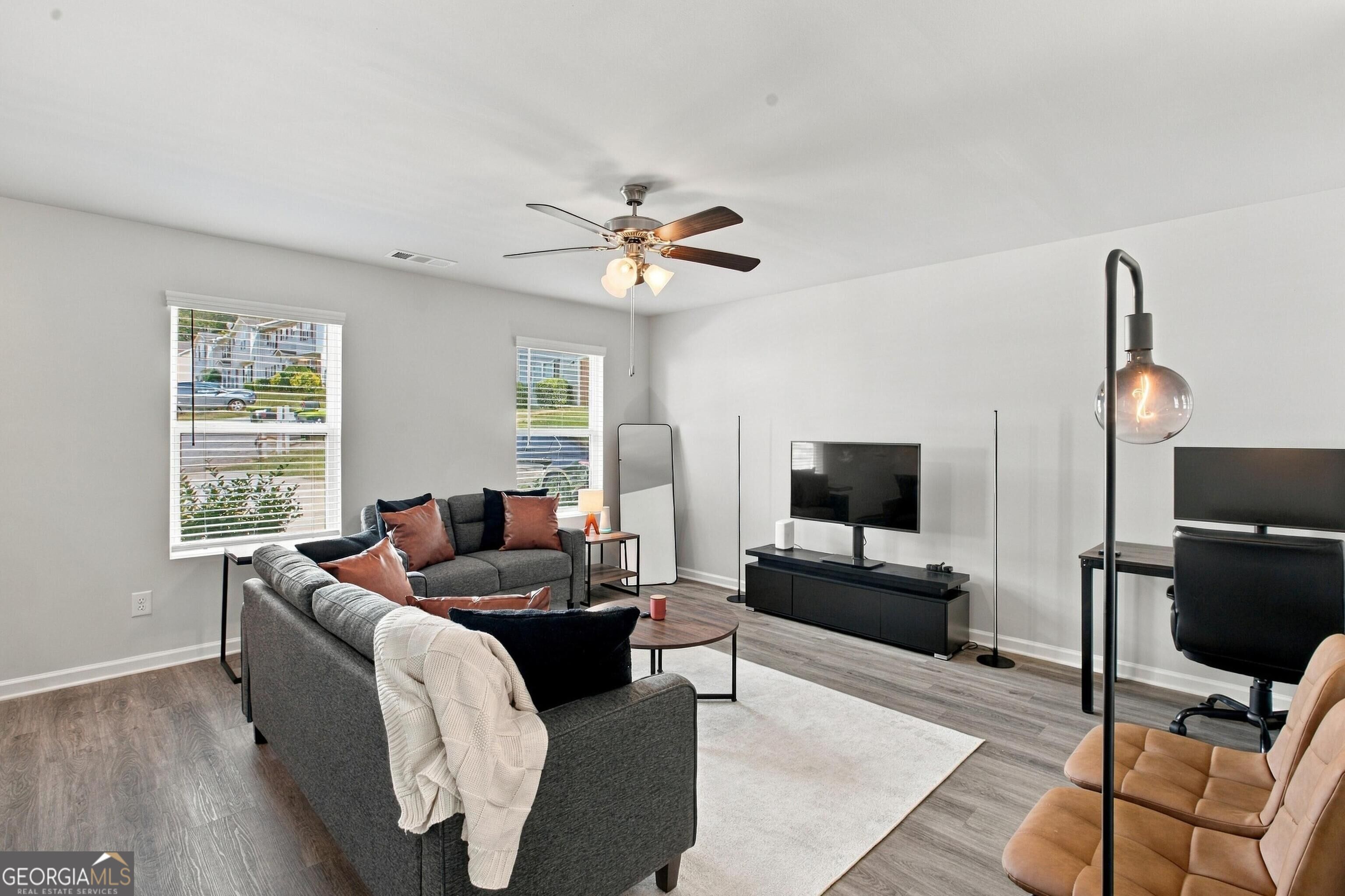 7275 Crestside Drive Property Photo 3