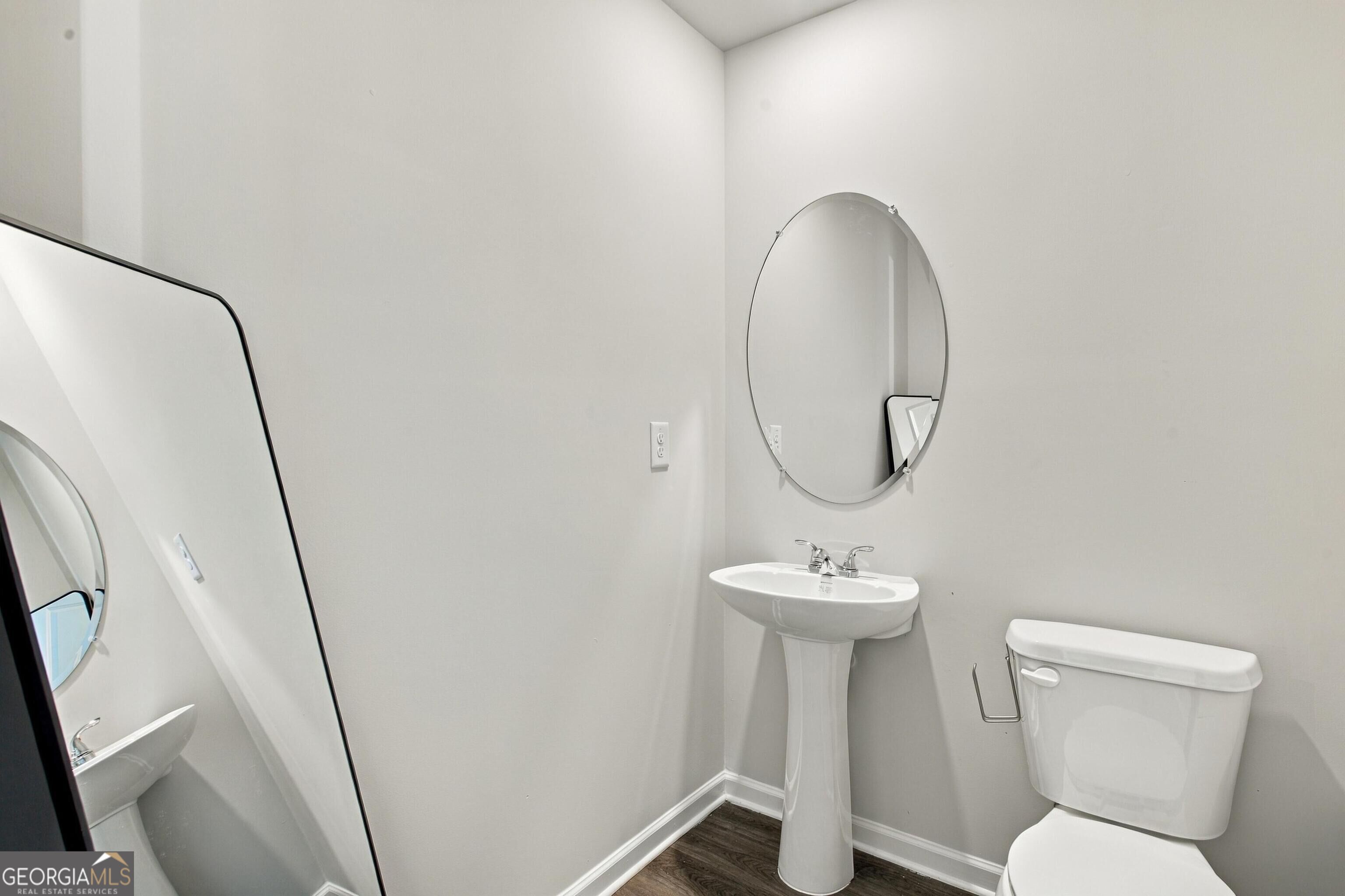 7275 Crestside Drive Property Photo 5