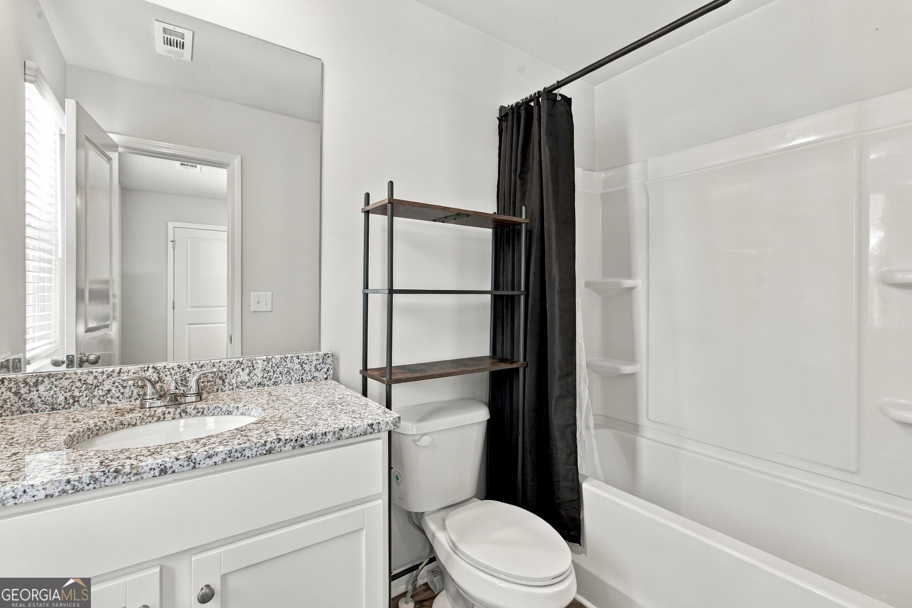7275 Crestside Drive Property Photo 14