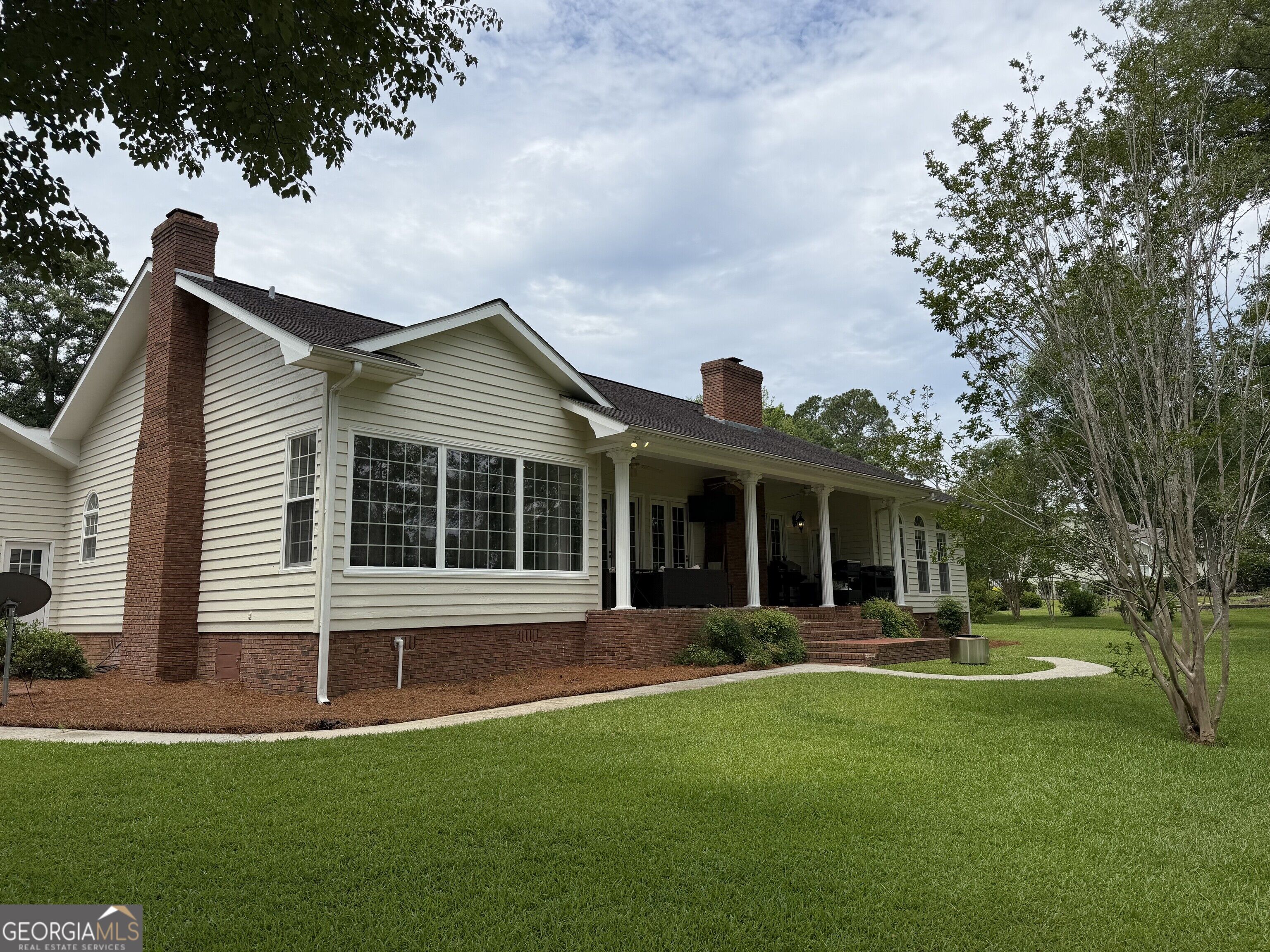 1729 Green Acres Drive Property Photo 3