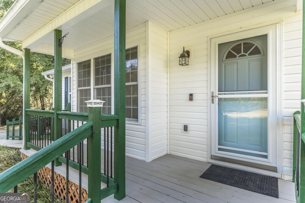 549 Burnett Road Property Photo 6
