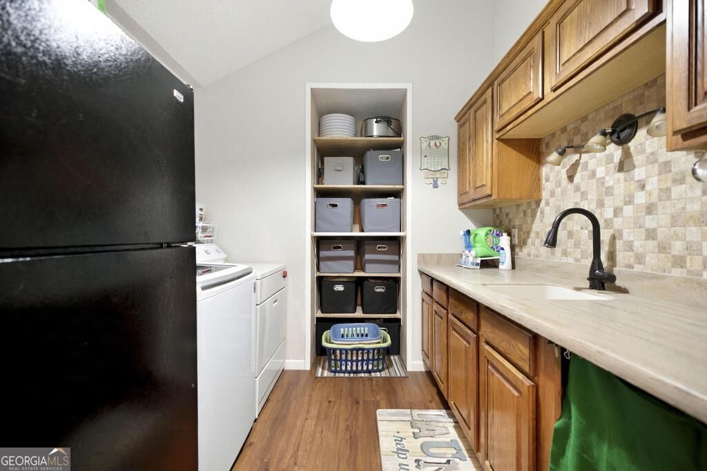 549 Burnett Road Property Photo 12