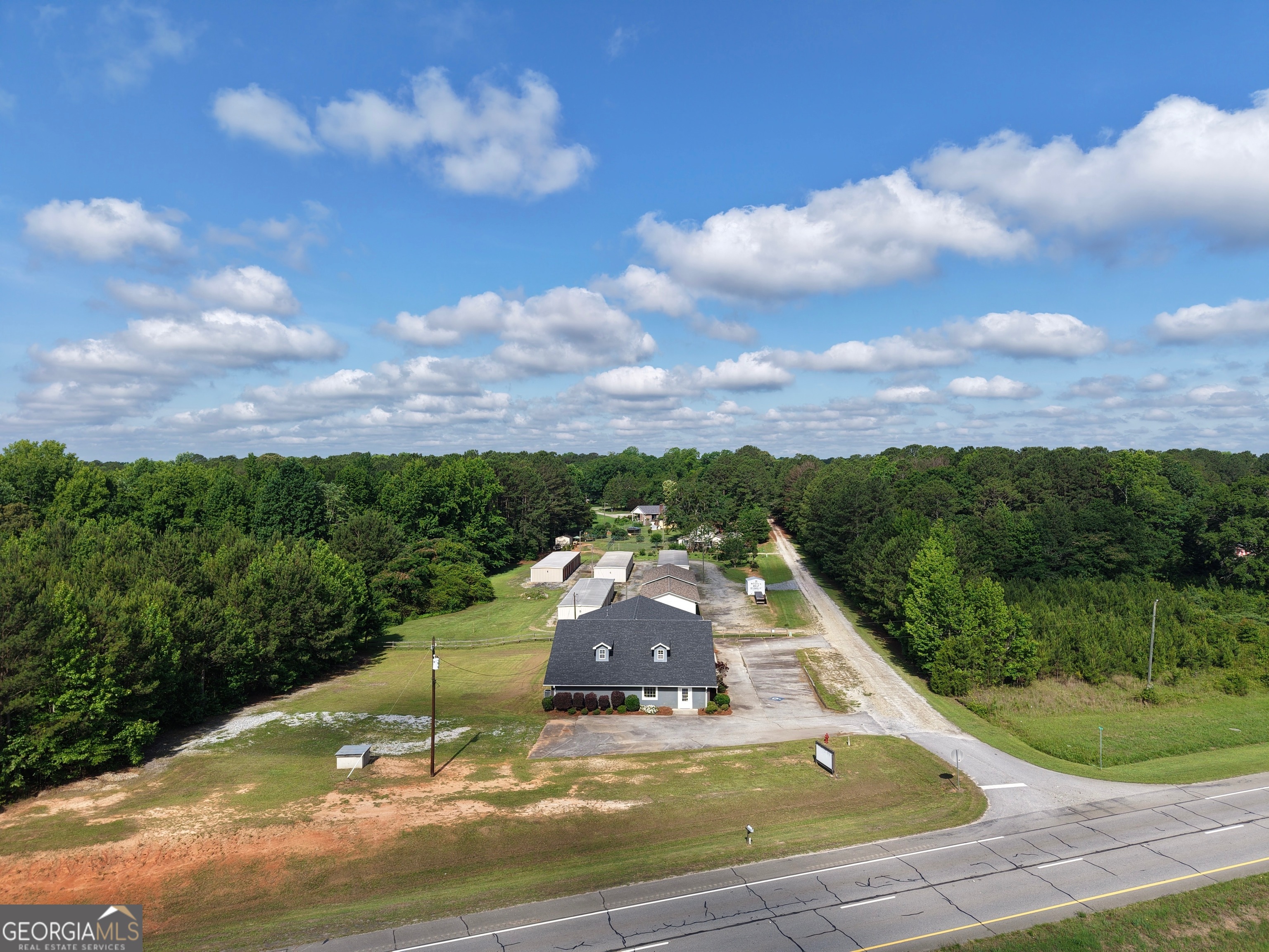 272 Highway 41 N Property Photo 5