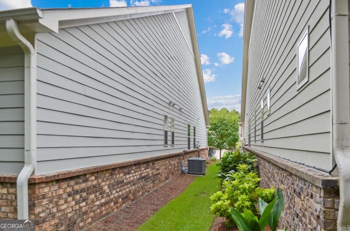 3040 Appling Hills Drive Property Photo 6