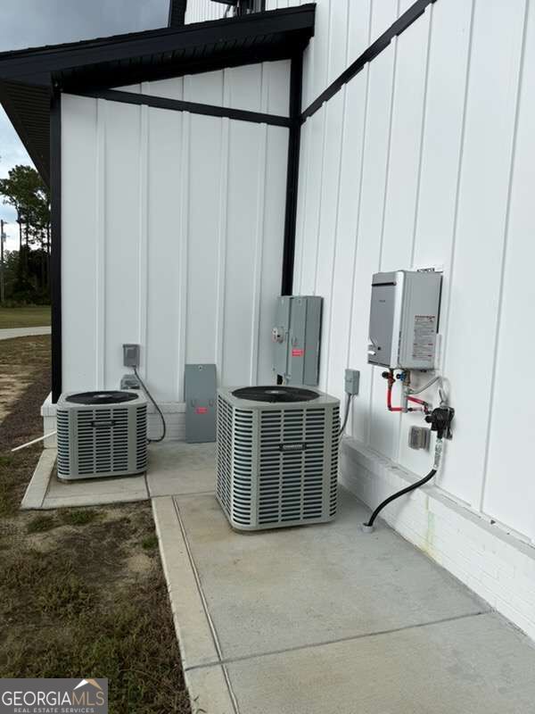 20 Club Drive Property Photo 33