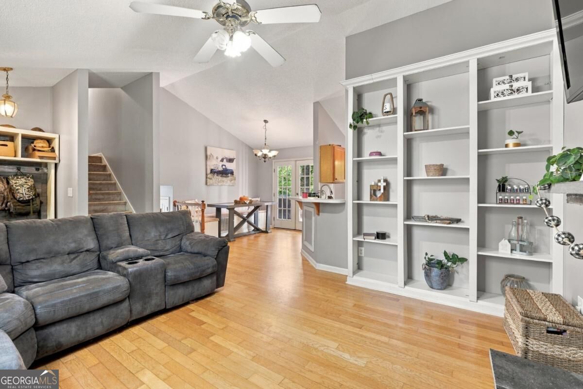 96 Boxcaray W Property Photo 9