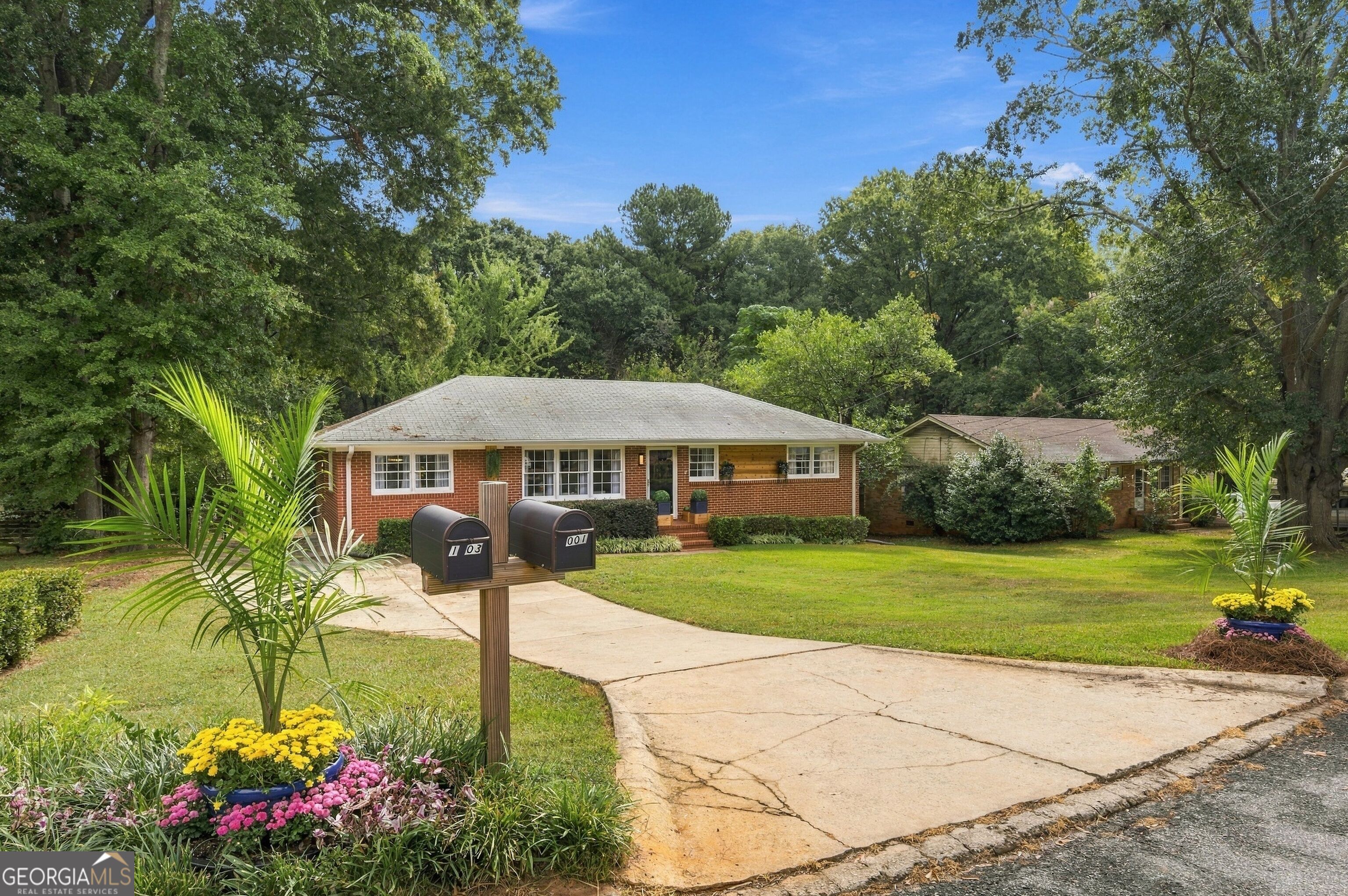 1001 Green Hill Drive Property Photo 1