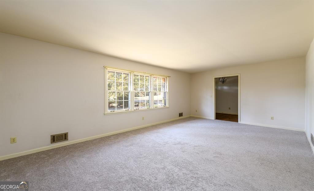 462 Emily Drive Sw Property Photo 6