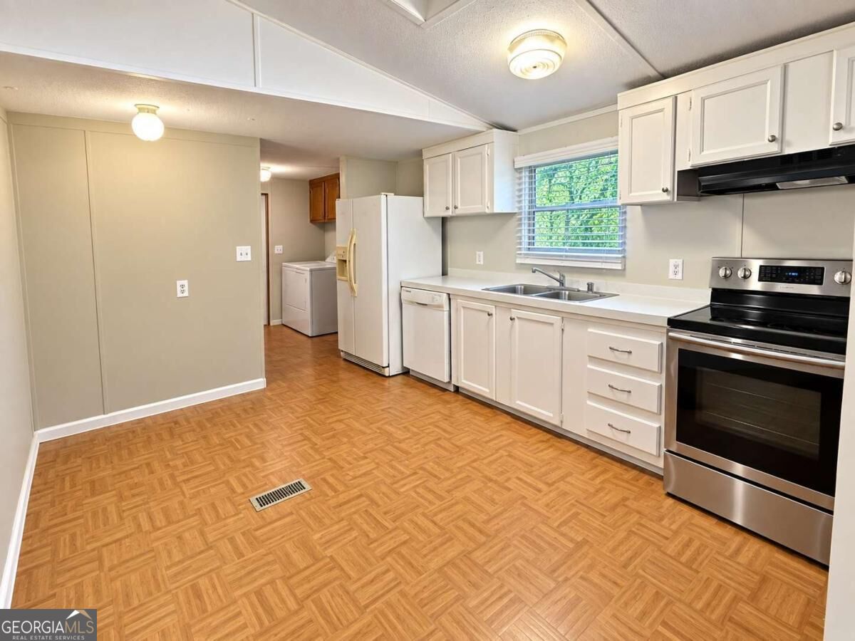729 Doster Circle Property Photo 7