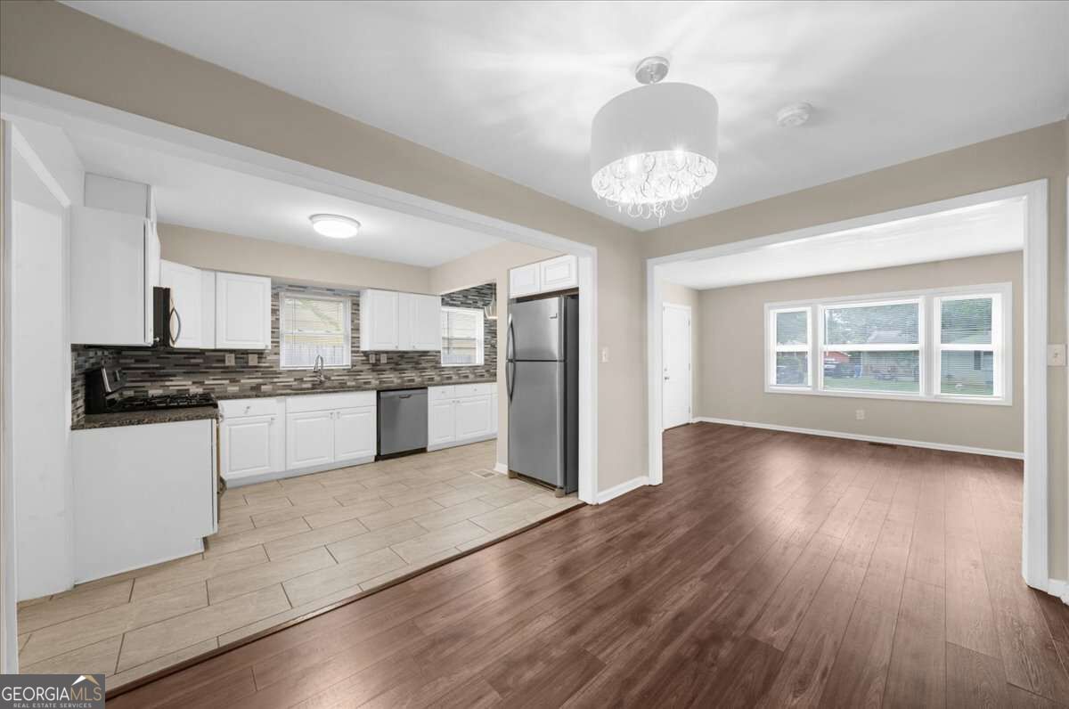 819 Woodbourne Drive Sw Property Photo 10