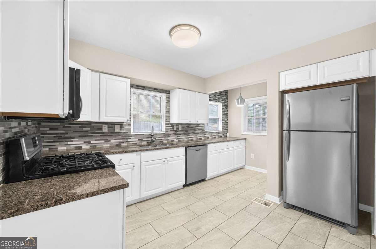 819 Woodbourne Drive Sw Property Photo 11