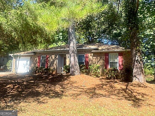 58 Rivercrest Drive Property Photo 2