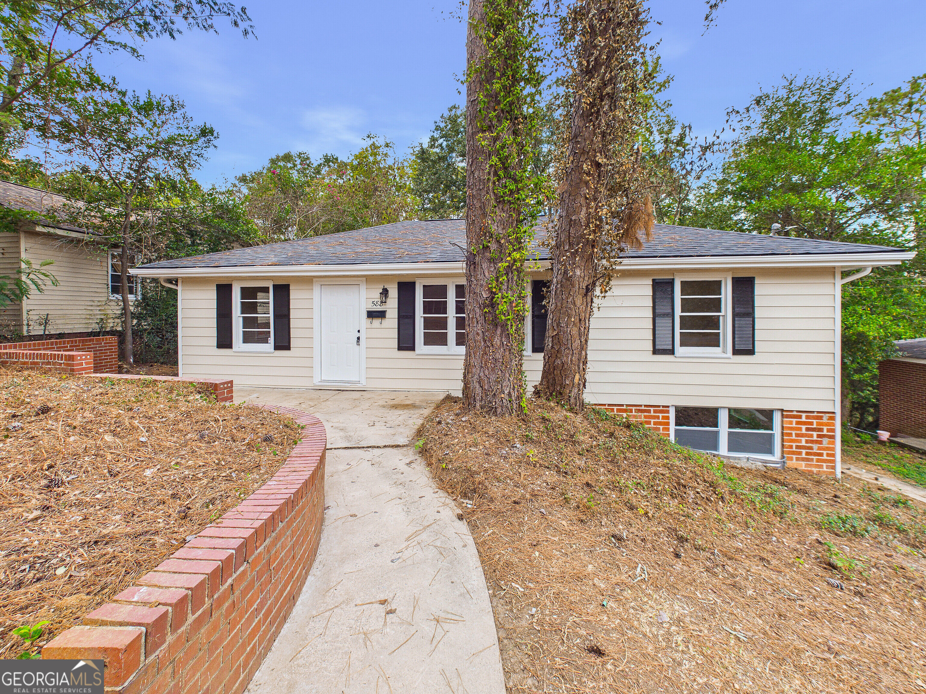 588 Rogers Drive Property Photo 1