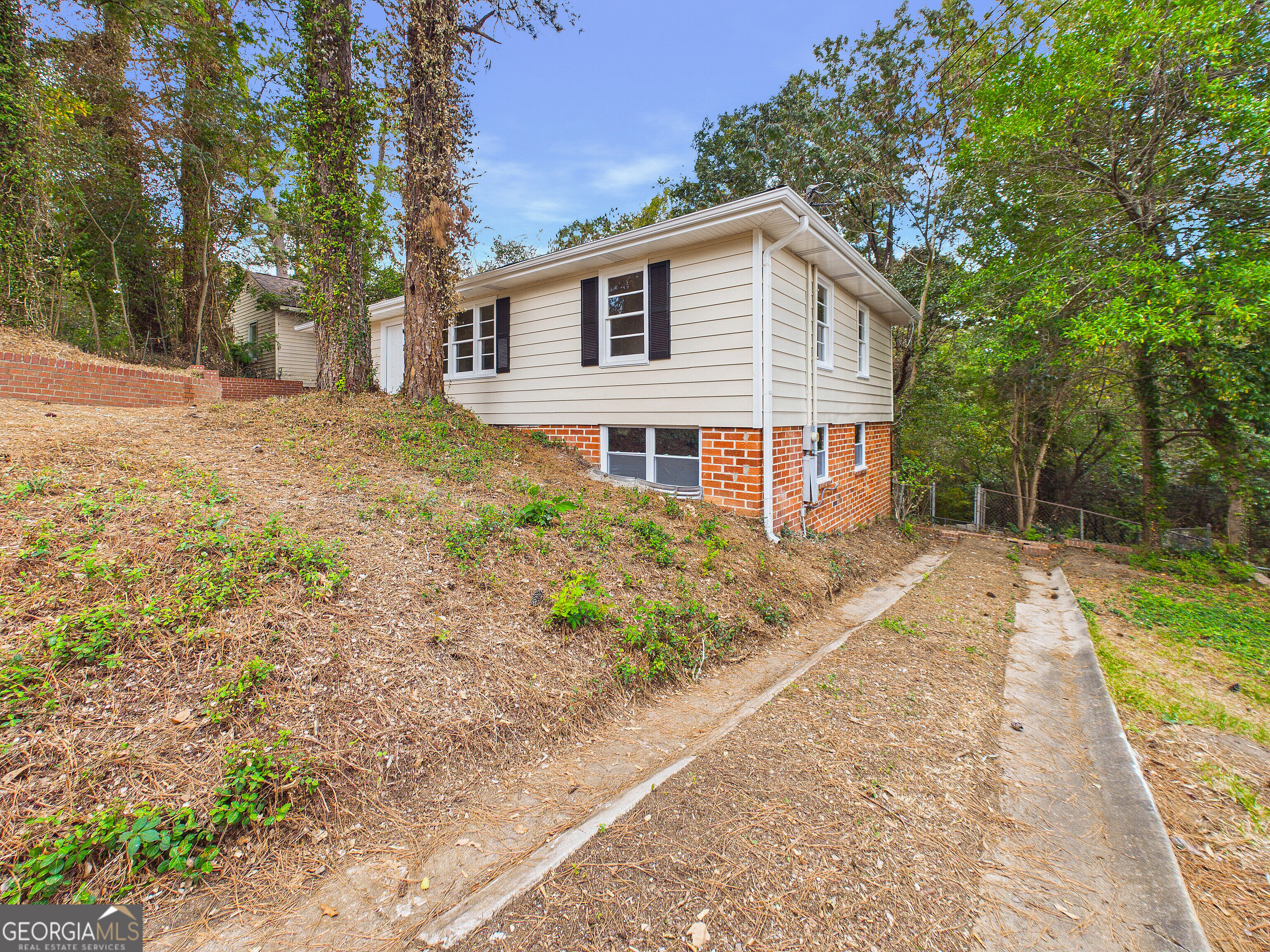 588 Rogers Drive Property Photo 4