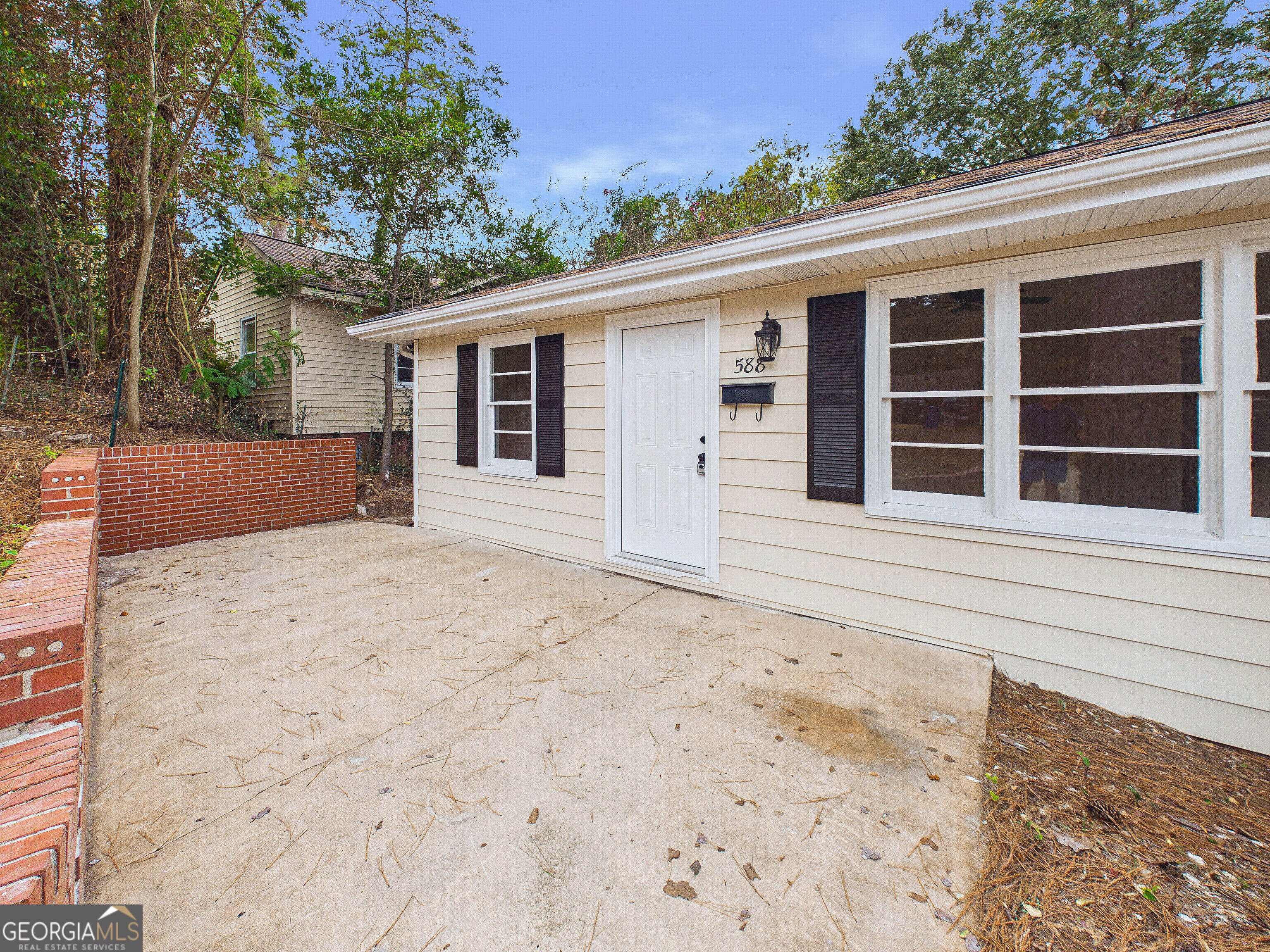 588 Rogers Drive Property Photo 6