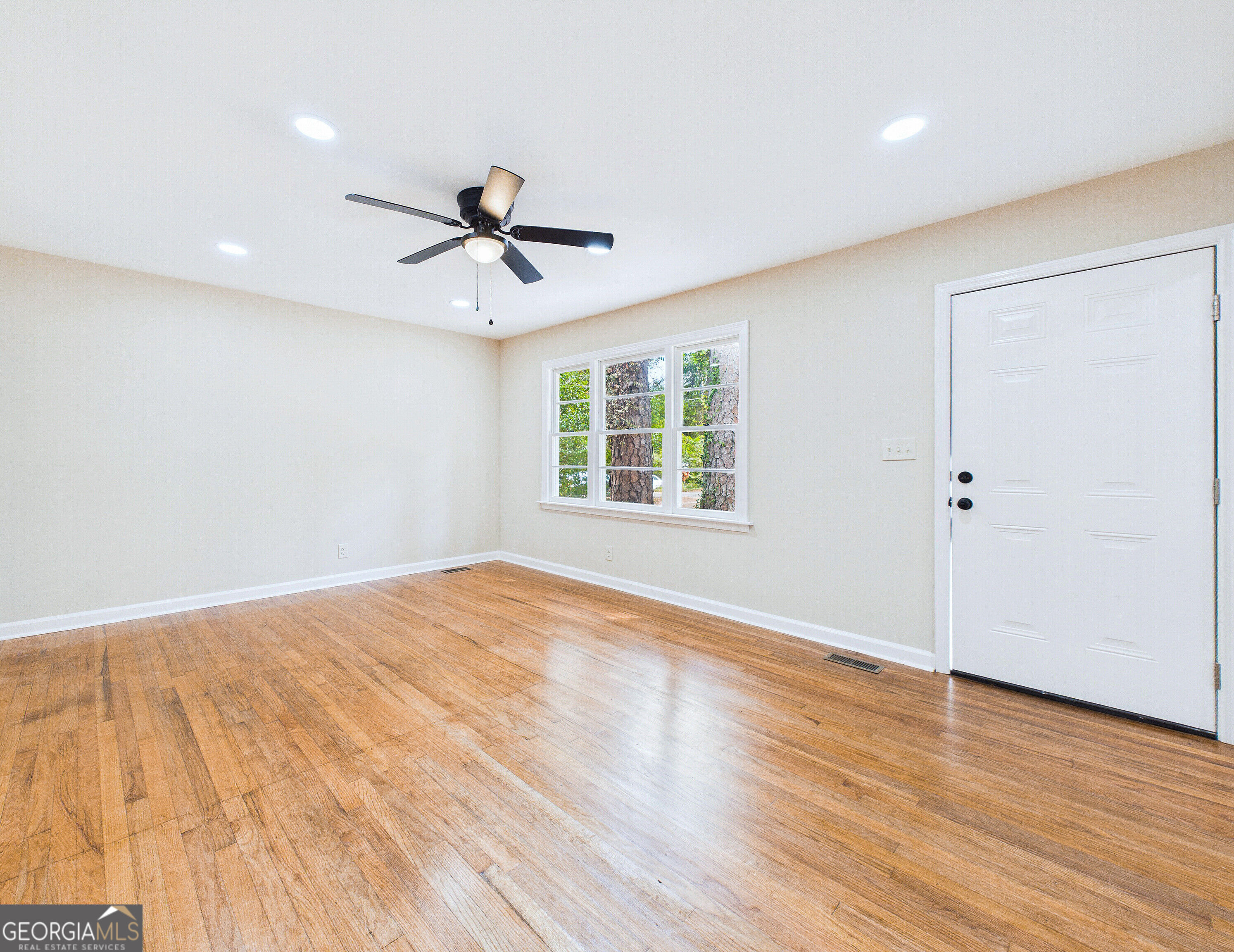 588 Rogers Drive Property Photo 10