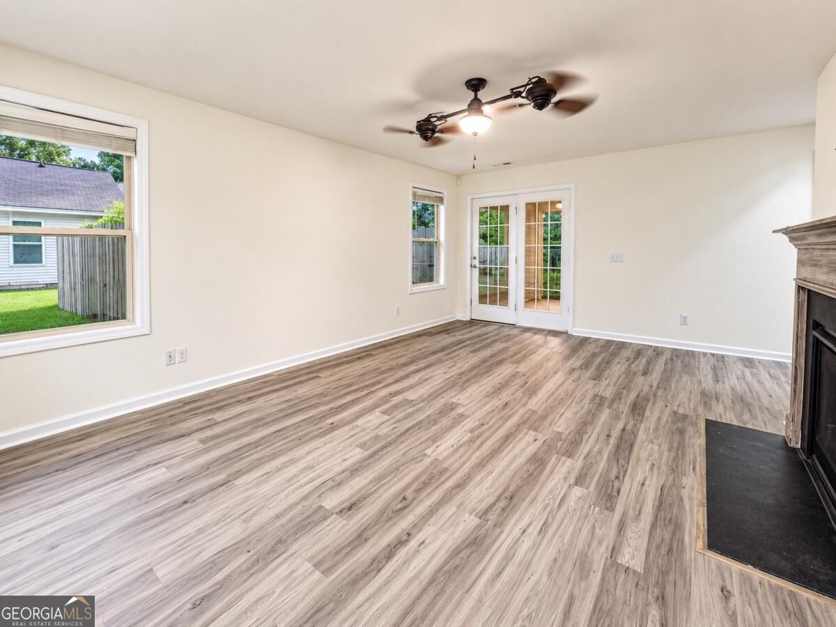 6 Easy Street Property Photo 3