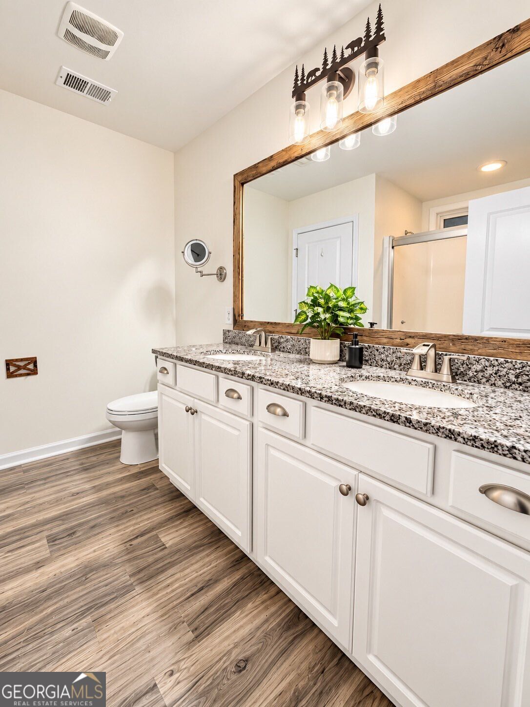 6 Easy Street Property Photo 9