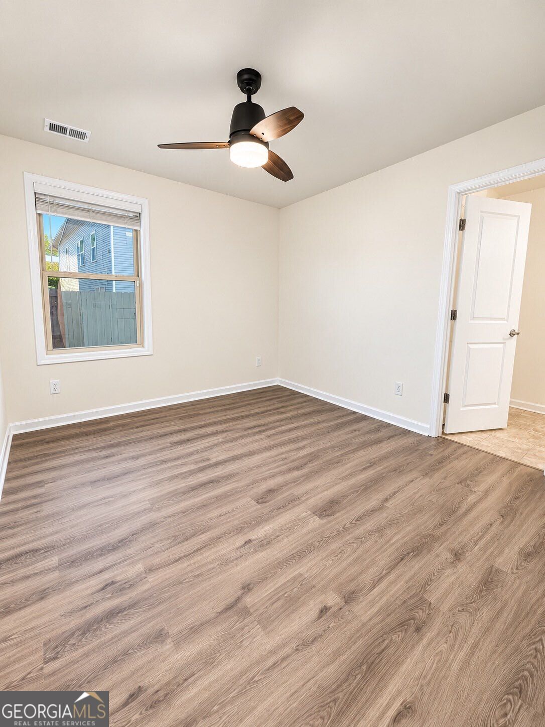 6 Easy Street Property Photo 12