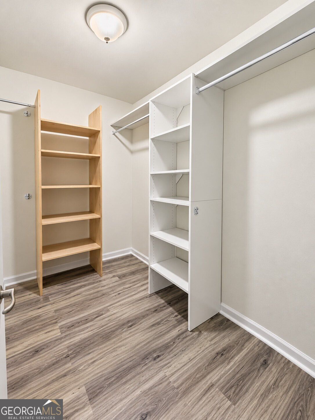 6 Easy Street Property Photo 16