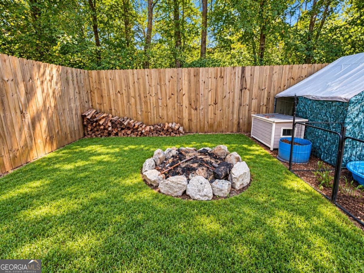 6 Easy Street Property Photo 20