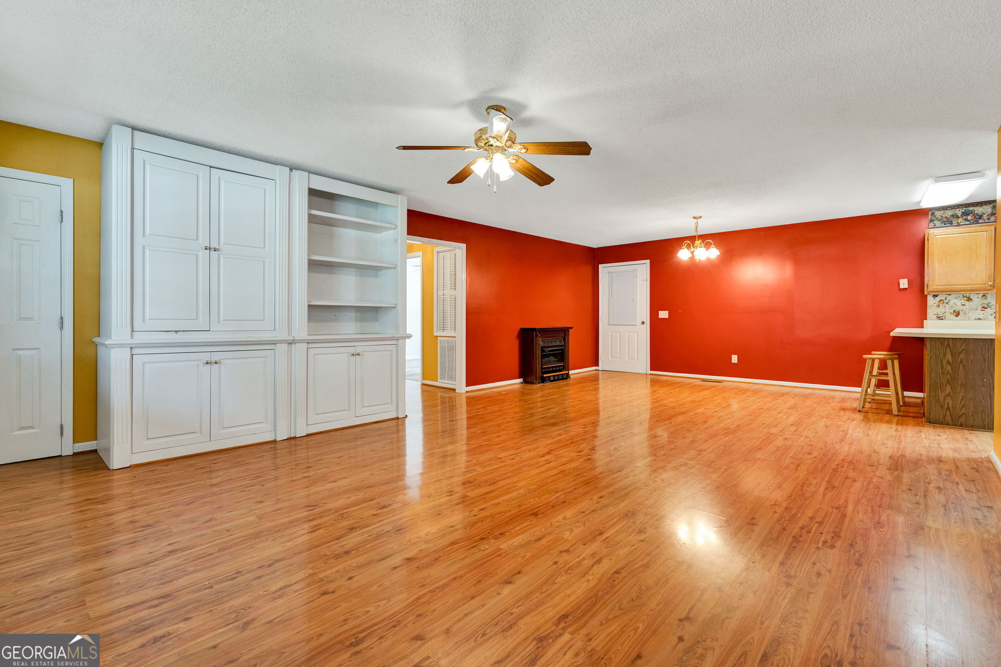 820 Murray Drive Property Photo 8