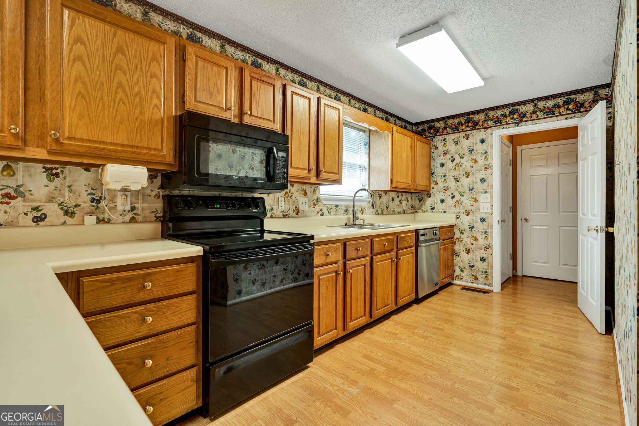 820 Murray Drive Property Photo 13