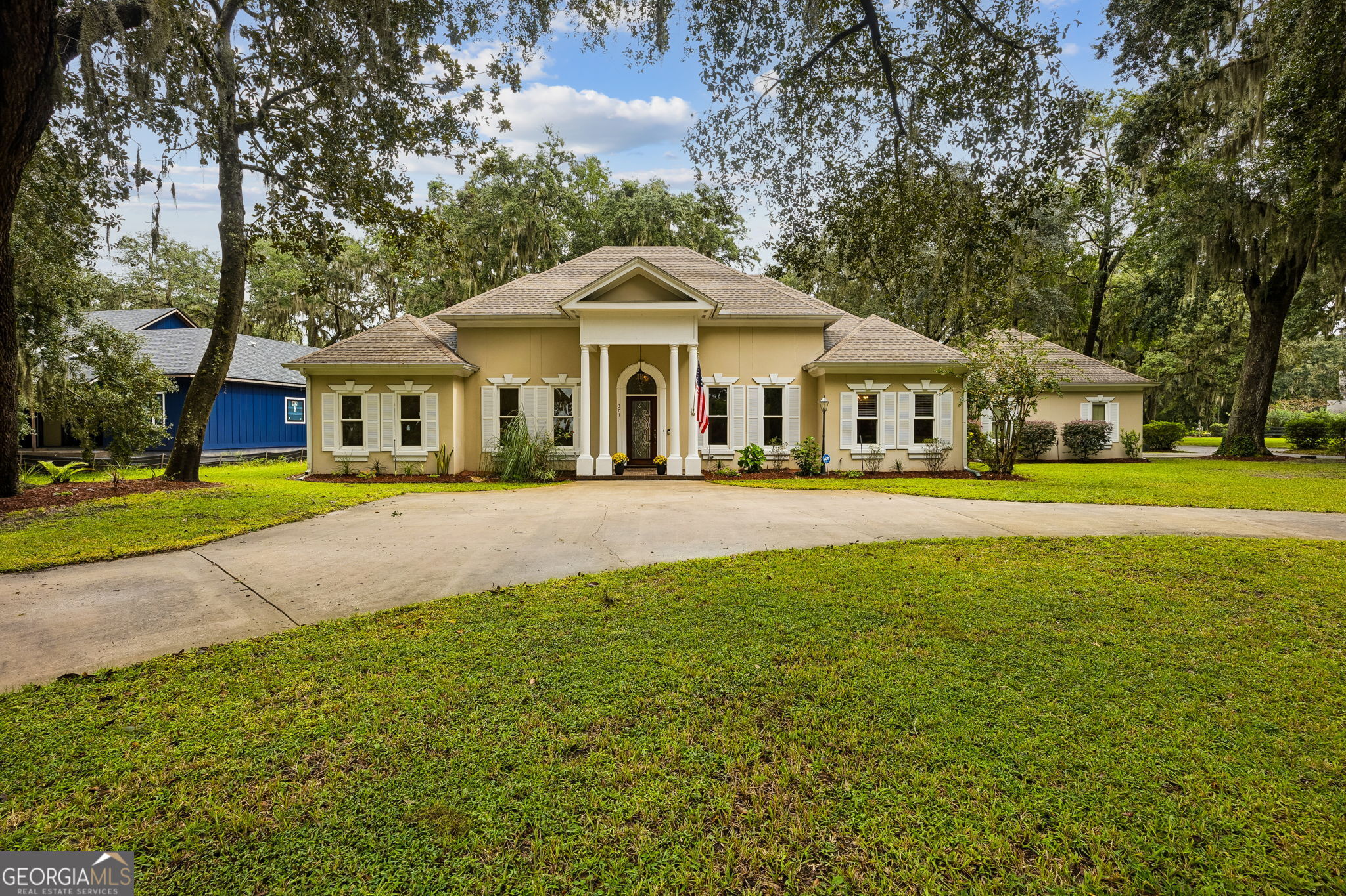 301 Trimaran Drive Property Photo 4