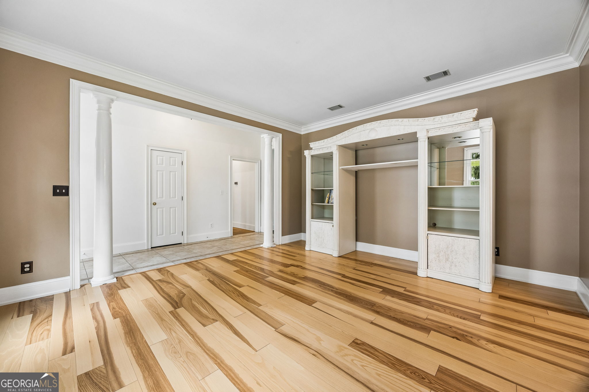 301 Trimaran Drive Property Photo 14