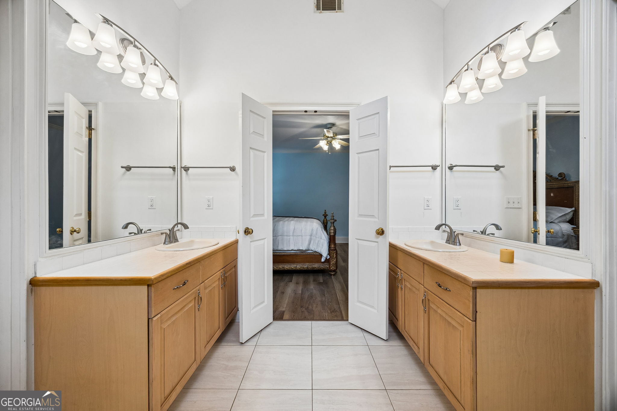 301 Trimaran Drive Property Photo 48