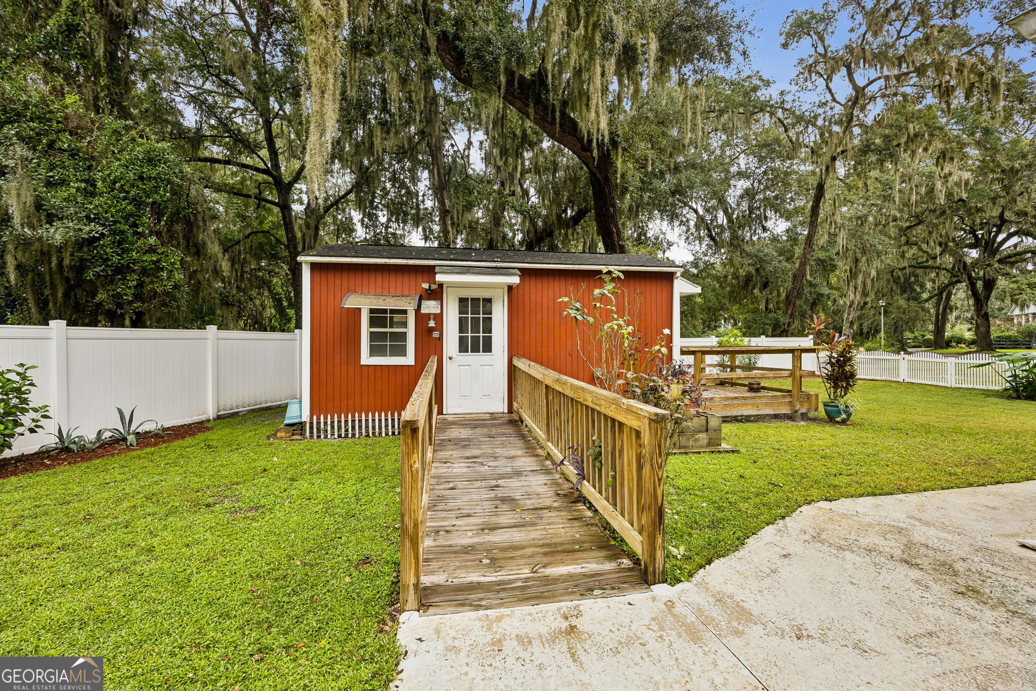 301 Trimaran Drive Property Photo 63