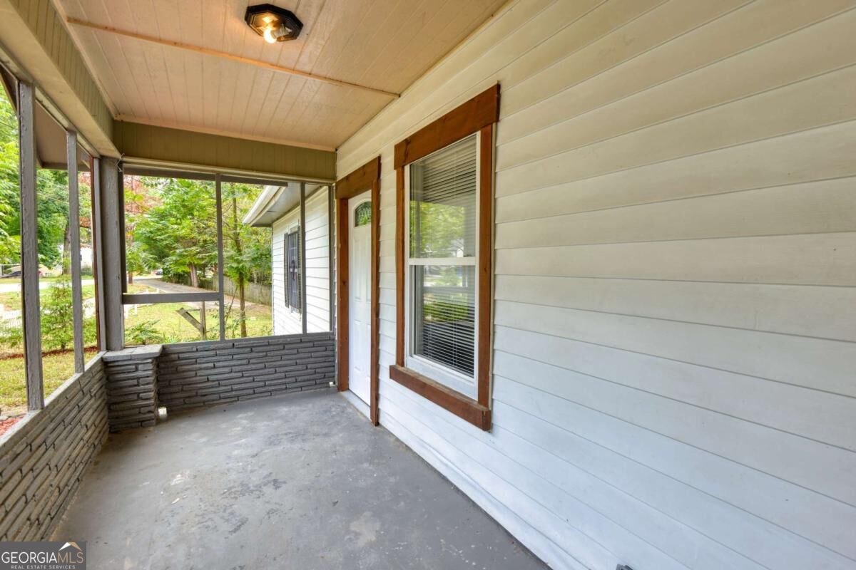 2486 Claude Street Nw Property Photo 2