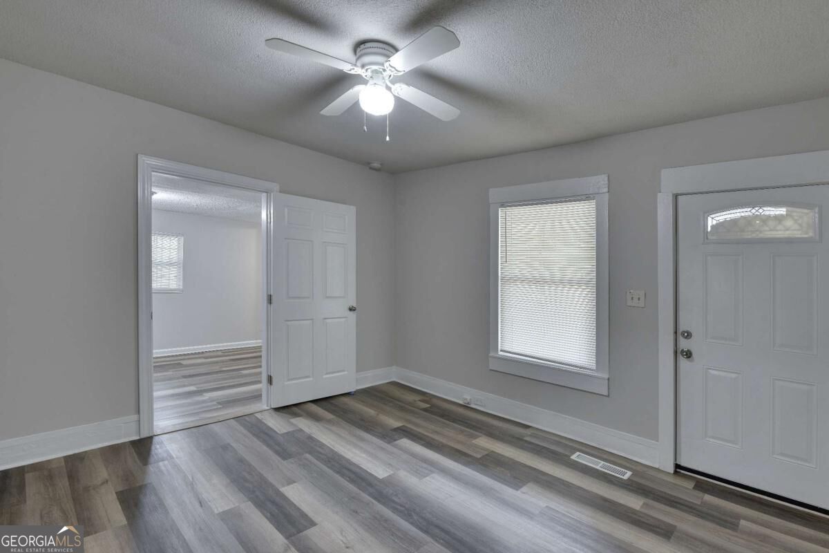 2486 Claude Street Nw Property Photo 3