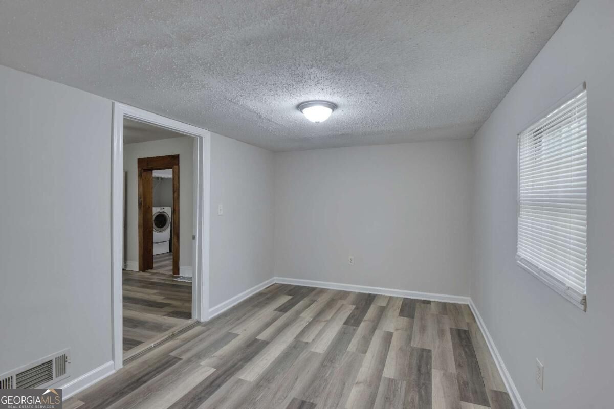 2486 Claude Street Nw Property Photo 9