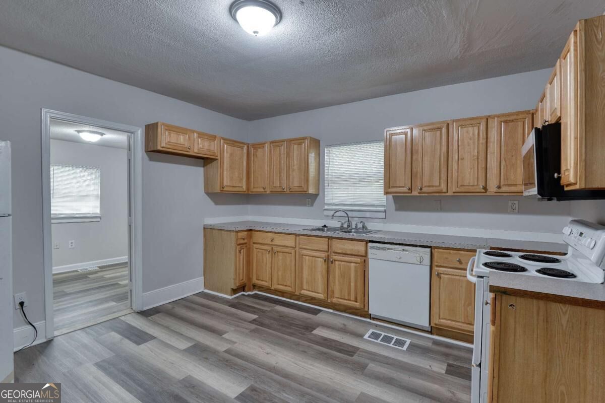 2486 Claude Street Nw Property Photo 12