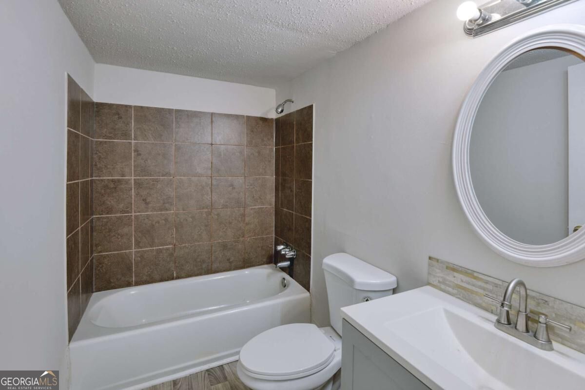 2486 Claude Street Nw Property Photo 23